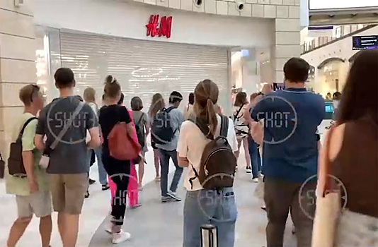 Открытие в Москве магазина H&M попало на видео