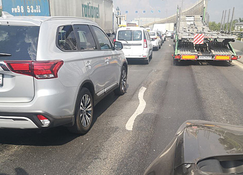 В Москве асфальт расплавился от жары