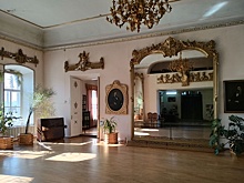 Один из красивейших дворцов Дальнего Востока нуждается в срочном ремонте