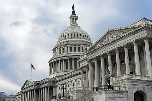 Конгресс США одобрил финансирование для предотвращения закрытия правительства