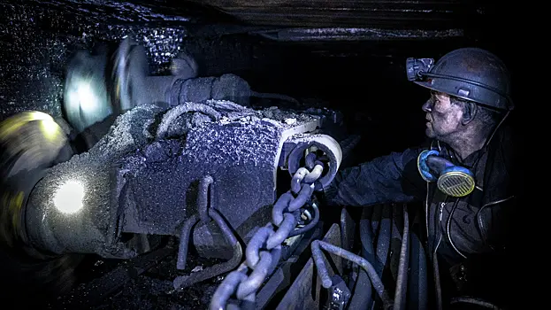 Заблокированных в шахте кузбасских шахтеров вывели на поверхность