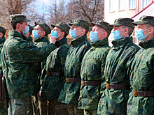 Сенатор Клишас усомнился в повышении боеспособности армии при увеличении срока службы
