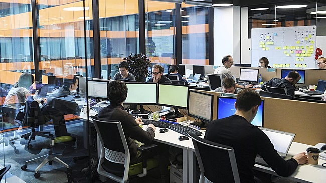 Россиянам объяснили, что положено работающим 23 февраля