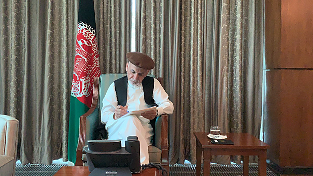 Экс-президент Афганистана Ашраф Гани сбежал в Оман