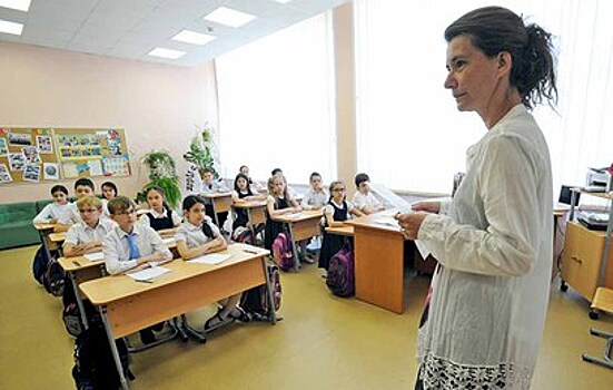 Названа средняя зарплата московских учителей