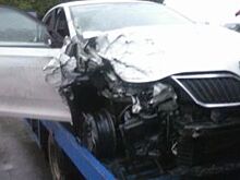 Иномарка врезалась в пассажирский автобус на остановке в Новосибирске