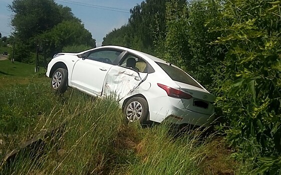 В Михайловском районе поезд столкнулся с легковым автомобилем на переезде