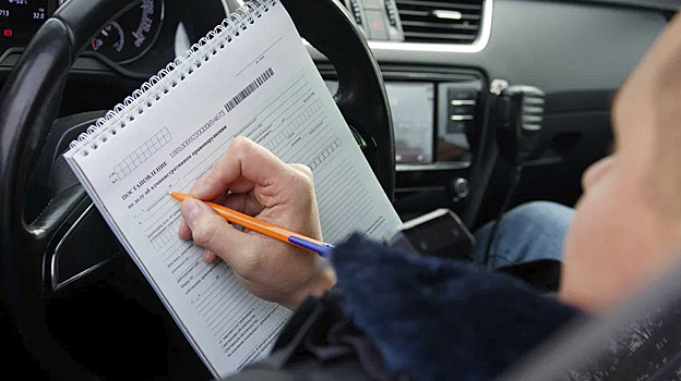 Ноябрьского водителя арестовали на сутки за езду без прав