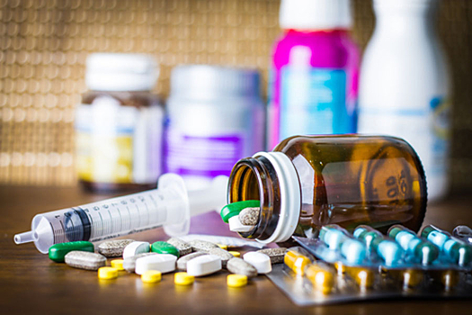 О росте цен на импортные лекарства предупредил Андрей Травников