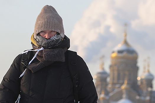 В российском городе из-за морозов треснул мост