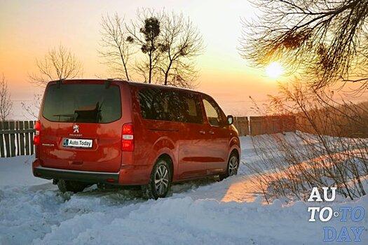 Тест-драйв Peugeot Traveller VIP: От рассвета до заката