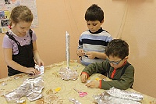 Крюковские малыши отметили день космонавтики сбором ракет
