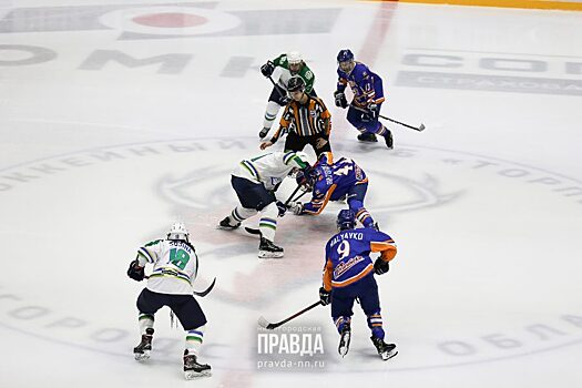 Нижегородский женский хоккейный клуб «СКИФ» действующему чемпиону — уфинской «Агидель»