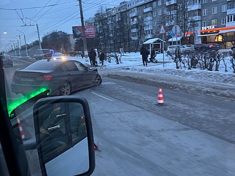 Троллейбусы встали из-за ДТП с иномаркой в Дзержинске