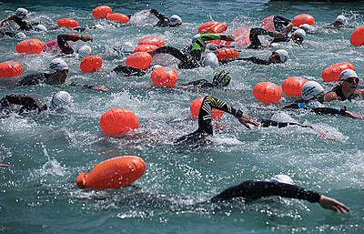 Наперегонки с медузами: в Сочи впервые прошли заплывы серии Oceanman