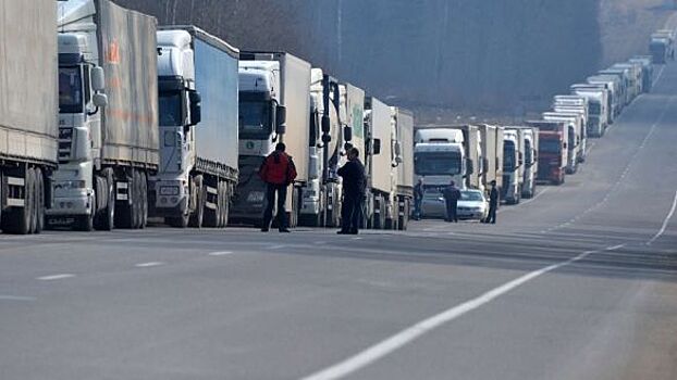 "МК": дальнобойщики рассказали о пробках из-за мятежа главы ЧВК "Вагнер" Евгения Пригожина