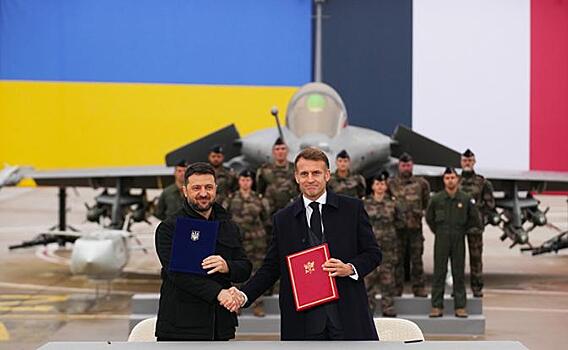 Axios: «Сотня Rafale» – лишь символический подарок на «свадьбу двух наполеончиков», Зели и Мака