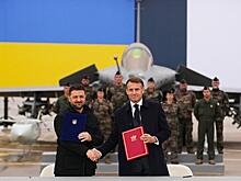 Axios: «Сотня Rafale» – лишь символический подарок на «свадьбу двух наполеончиков», Зели и Мака
