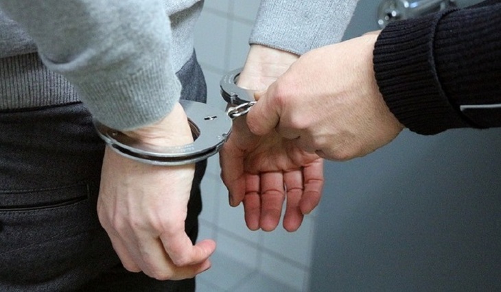 В российском регионе задержали юношу за диверсию и поджог баннера