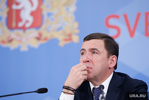 Губернатор Свердловской области был против возвращения барельефа Сталина