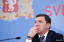 Губернатор Свердловской области был против возвращения барельефа Сталина