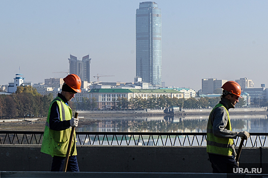 Власти Екатеринбурга подготовились к открытию Макаровского моста. Процесс ускорила новость URA.RU