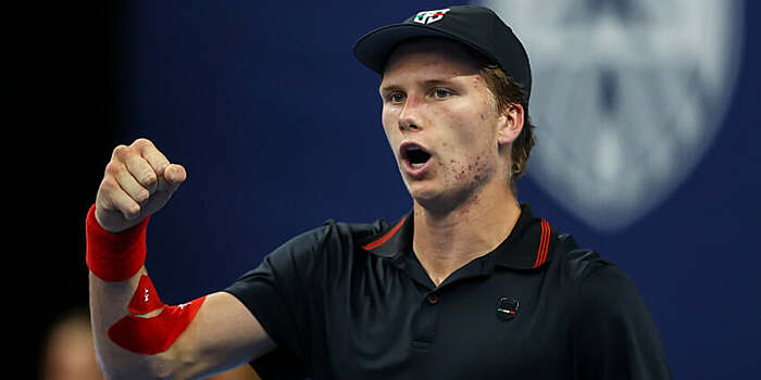 Бруксби квалифицировался на молодежный итоговый