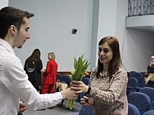 «В любви и радости женщина прекрасна»: поздравления от активистов Тюмени