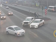 В Волгограде камера засняла жесткое столкновение двух иномарок