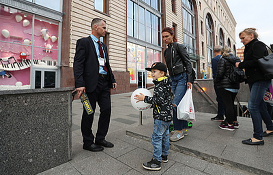 В шести московских ТЦ проводится эвакуация после сообщений о "минировании"
