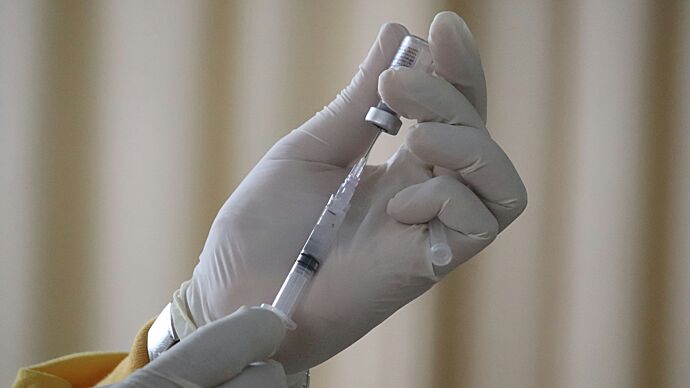 Россиянам дали советы, как избежать побочных эффектов от прививок