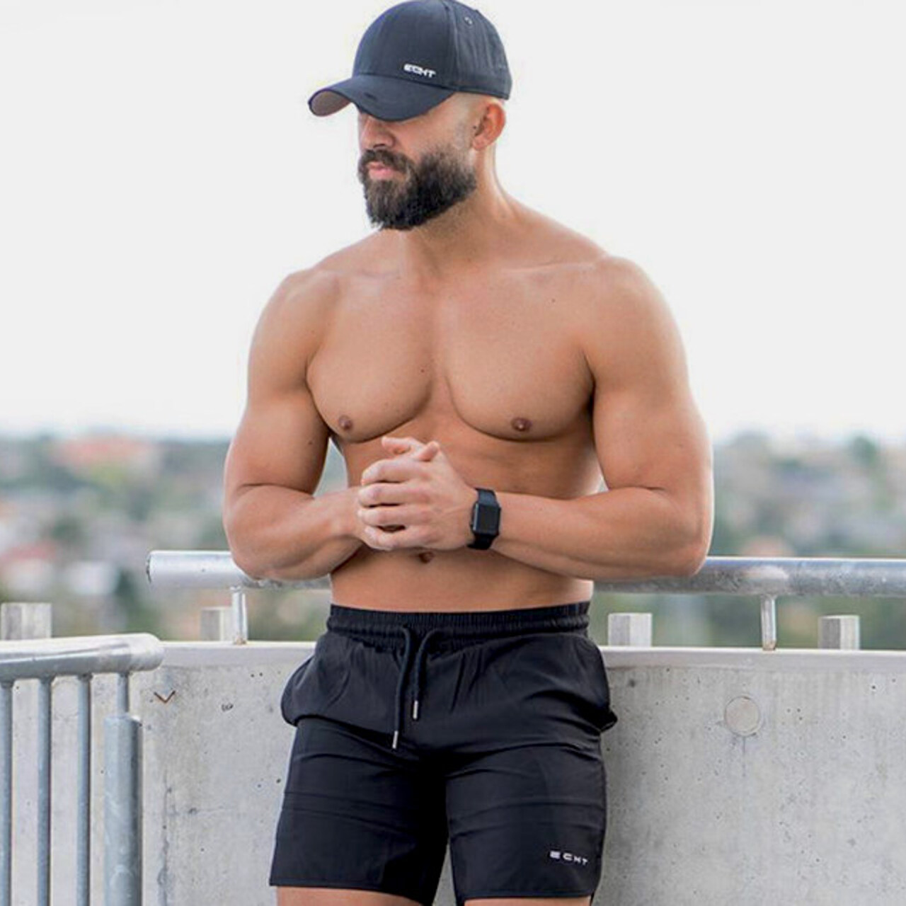 в шортиках Мужчины в шортах: считают ли женщины их привлекательными - Рамблер/женский