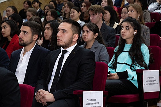 В Кыргызстане прошла первая за рубежом Международная историческая школа