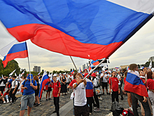 Патриотические акции, концерты, массовые гуляния проходят по всей России