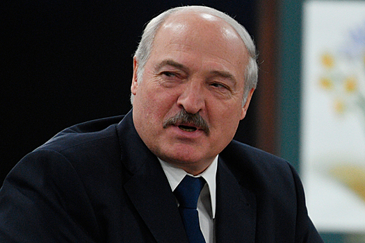 Лукашенко пообещал «родной» Сербии военную технику