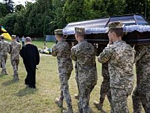 СП: генерал ВСУ Карпенко веселится в Парижу, а в Лисичанск его не тянет