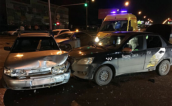 Виновник ДТП обиделся и полез на свидетелей с кулаками