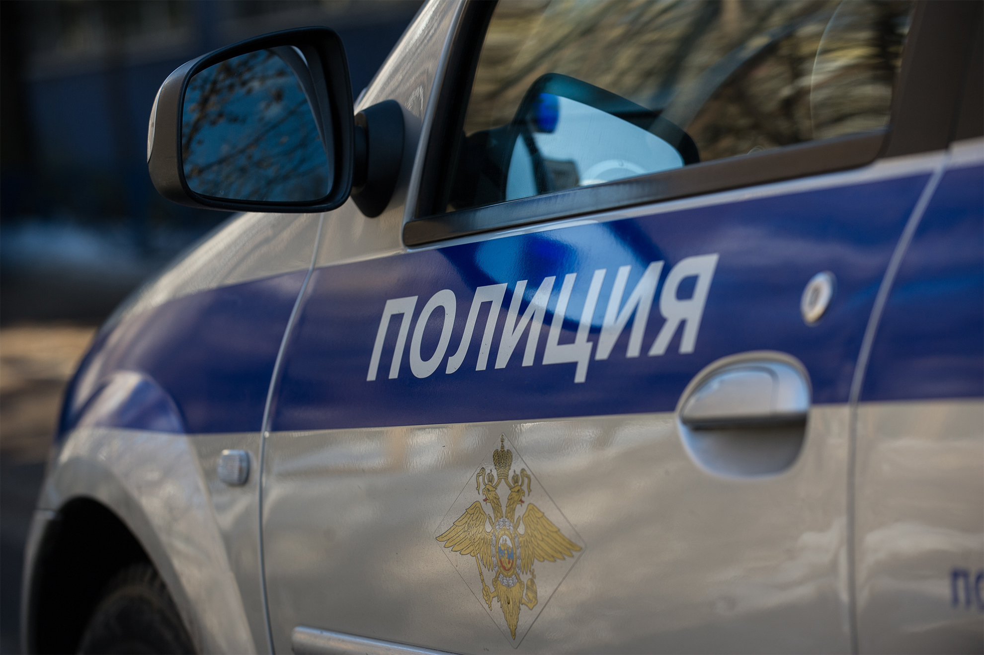 Полицией Санкт-Петербурга принимаются меры по задержанию вооруженного злоумышленника