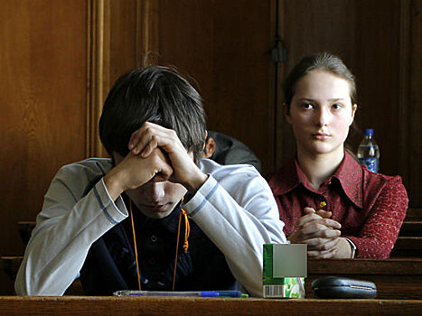 Школьников агитируют идти в колледжи, но стипендии там всего 500 рублей