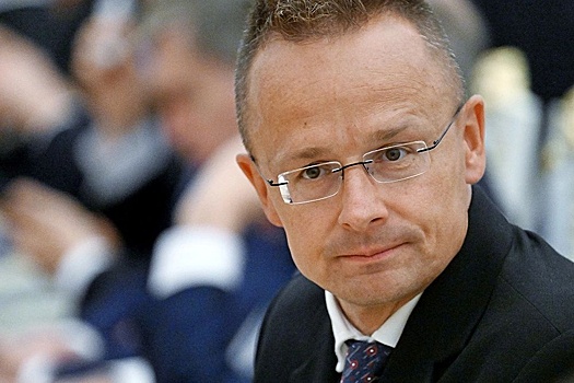 Сийярто: "Коалиция желающих" последними решениями усиливает угрозу войны с РФ