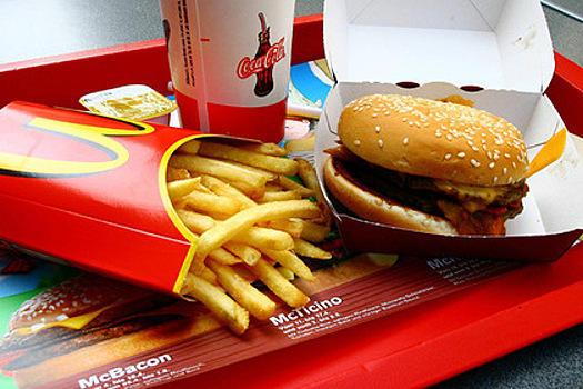«Макдоналдс» оправдался за бургеры с антибиотиками