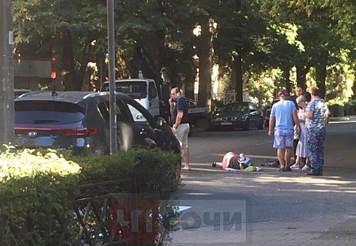 В Сочи иномарка сбила пешехода на «зебре»