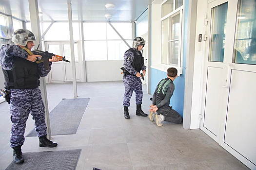 Минобр после кровавого ЧП в Архангельске призвал кузбассовцев жаловаться на плохую охрану в школах