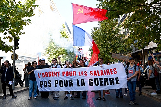 Названо число участвовавших в протестах во Франции студентов