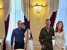 В Оренбурге девять мобилизованных мужчин женились на своих избранницах