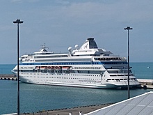 В Сочи причалил лайнер, которому отказали в заходе в морпорт Стамбула