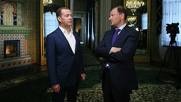 Медведев: Узбекистан пока присматривается к происходящим в ЕАЭС процессам