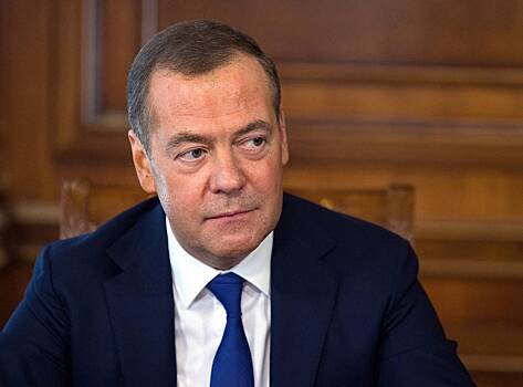 Медведев обратился к «наследникам Гитлера и Муссолини» в Киеве с напоминанием