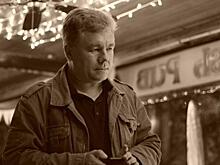 «Андрей Оболенский не заигрывает с читателем, не водит за ручку, а просто приглашает в книгу»