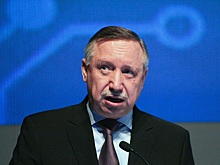 Идет Беглов, шатается